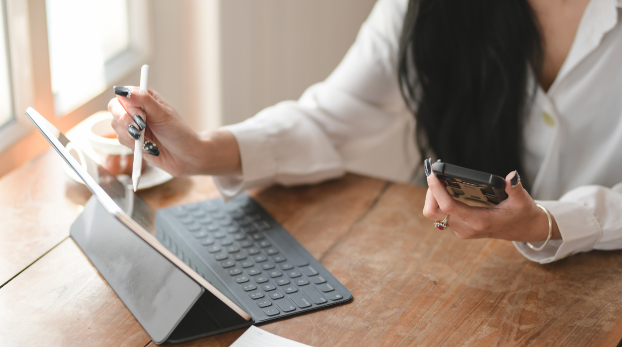 women with an ipad