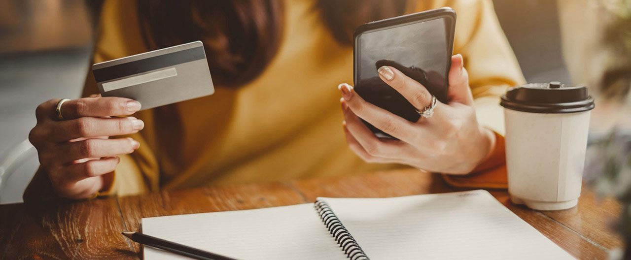 woman making online payment