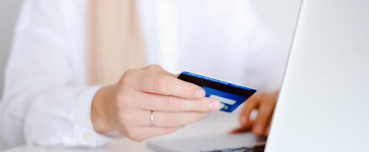 online card payment laptop